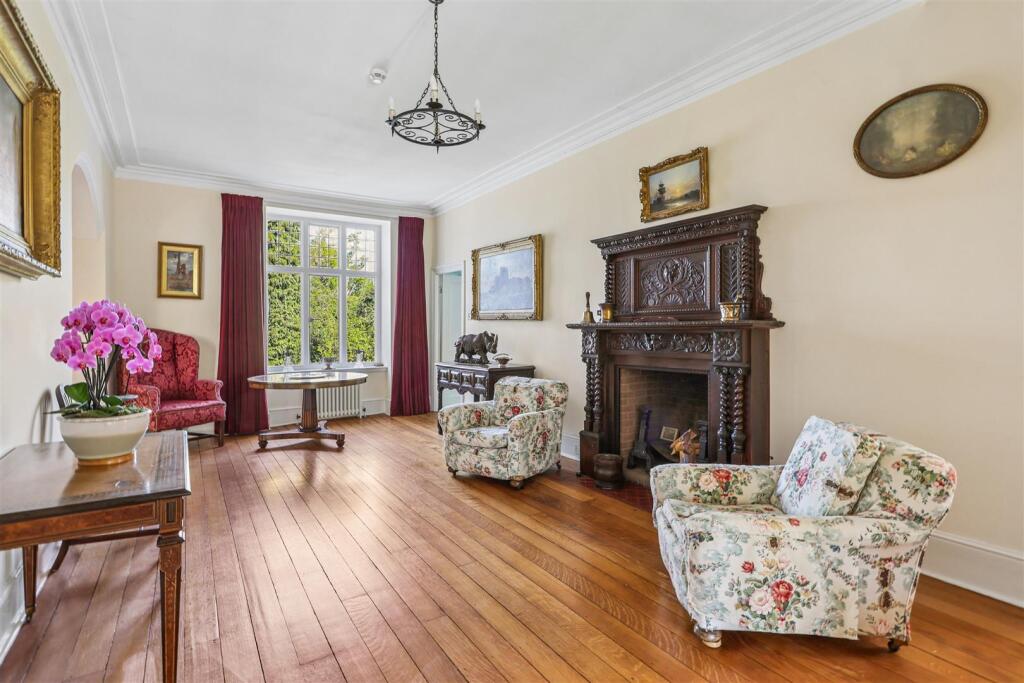 House in Mole Valley, Headley - View 4