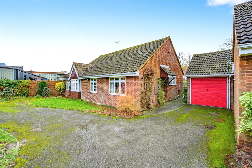 Main image of property: Friary Field, Dunstable, Bedfordshire, LU6