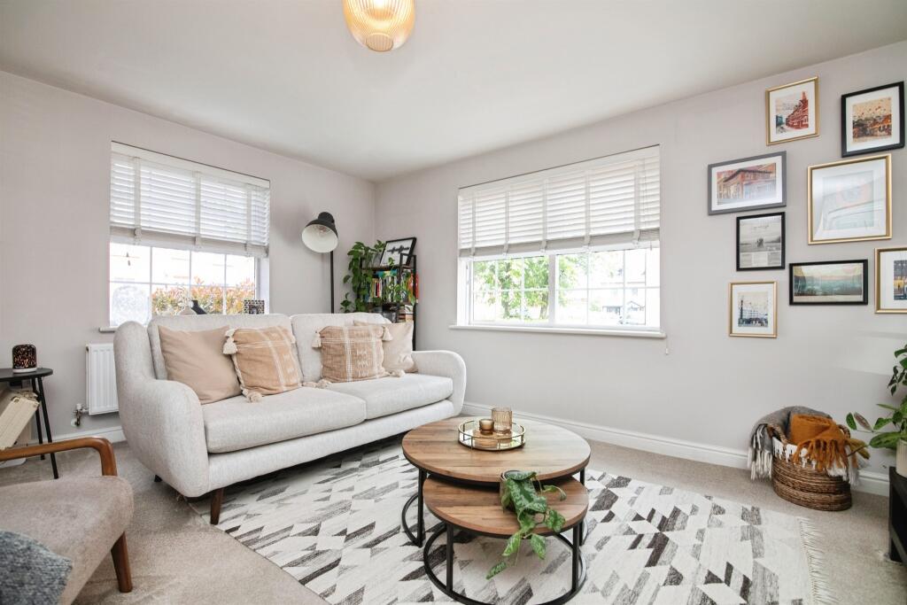 Apartment in Sandwell, West Midlands - More