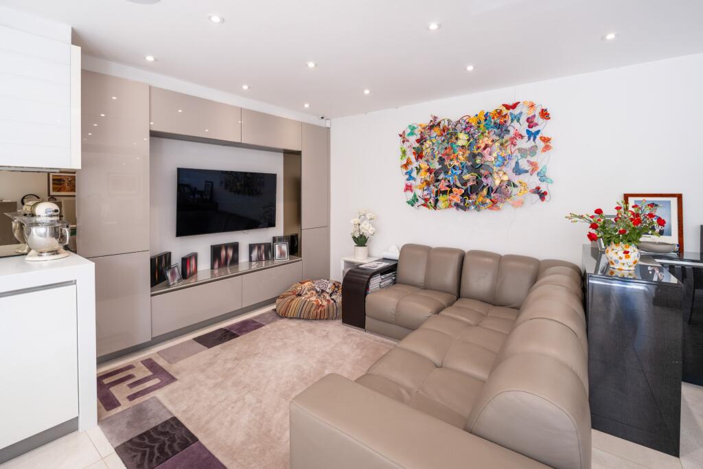 House in London, St. John's Wood - More