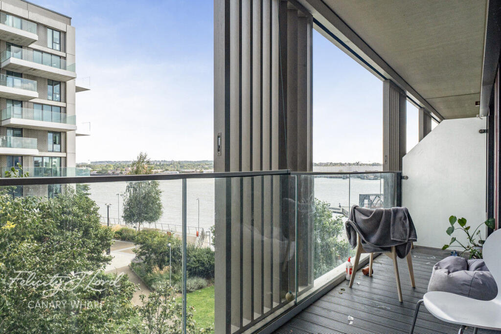 1-bed flat on Bonnet Street, LONDON E16, £400,000