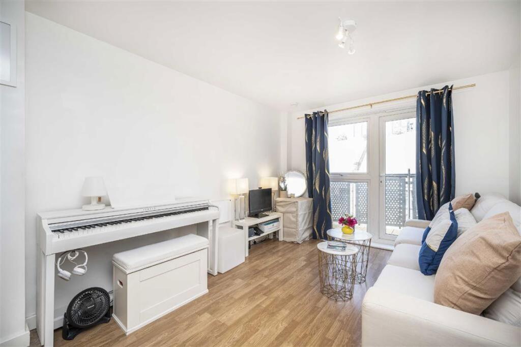 Main image of property: Murray Grove, Old Street