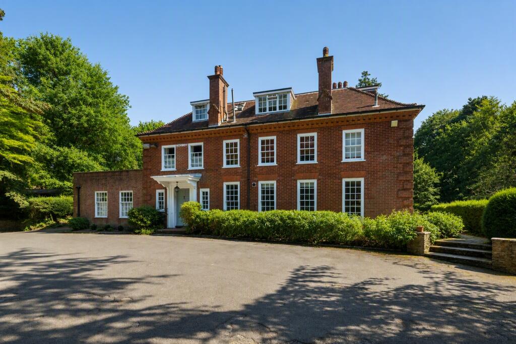 Main image of property: Farnham Lane, Haslemere, Surrey, GU27