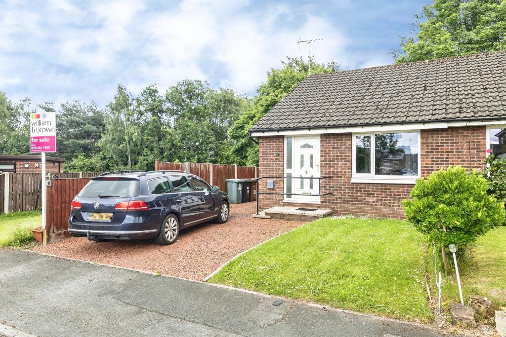 House in Leeds, West Yorkshire - View 2