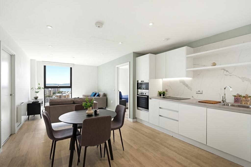 37 Holdenhurst Road Bournemouth BH8