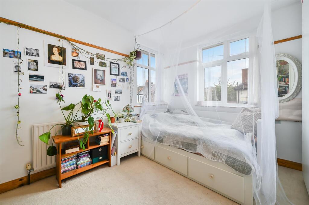 Apartment in London, South Wimbledon, Merton - More