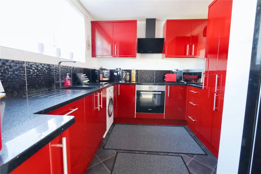 Clyde Gardens, Twerton, Bath, BA2 photo 4
