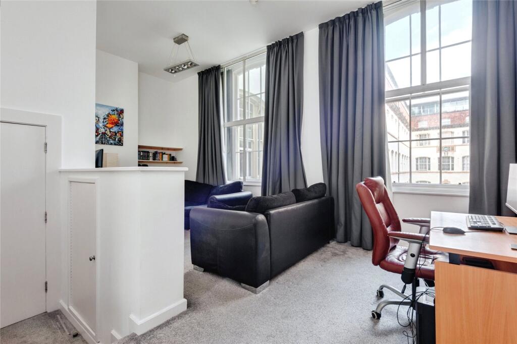 Apartment in Liverpool - More