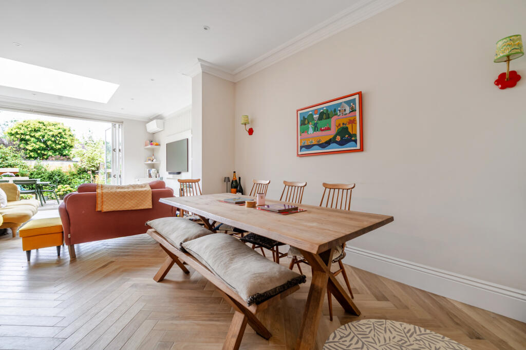 House in Weybridge - View 5