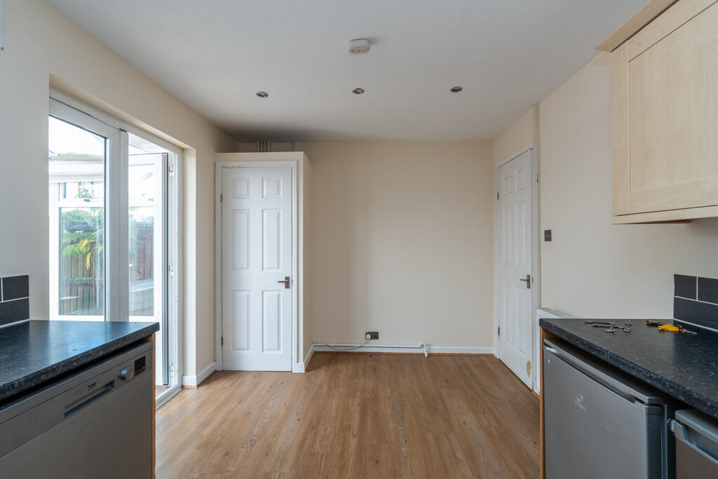 House in Southampton - More
