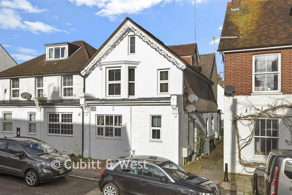 2-bed other on Framfield Road, Uckfield, East Sussex, £240,000