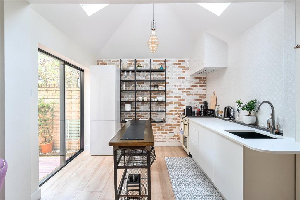 Main image of property: Cambridge Place, Cambridge, Cambridgeshire, CB2