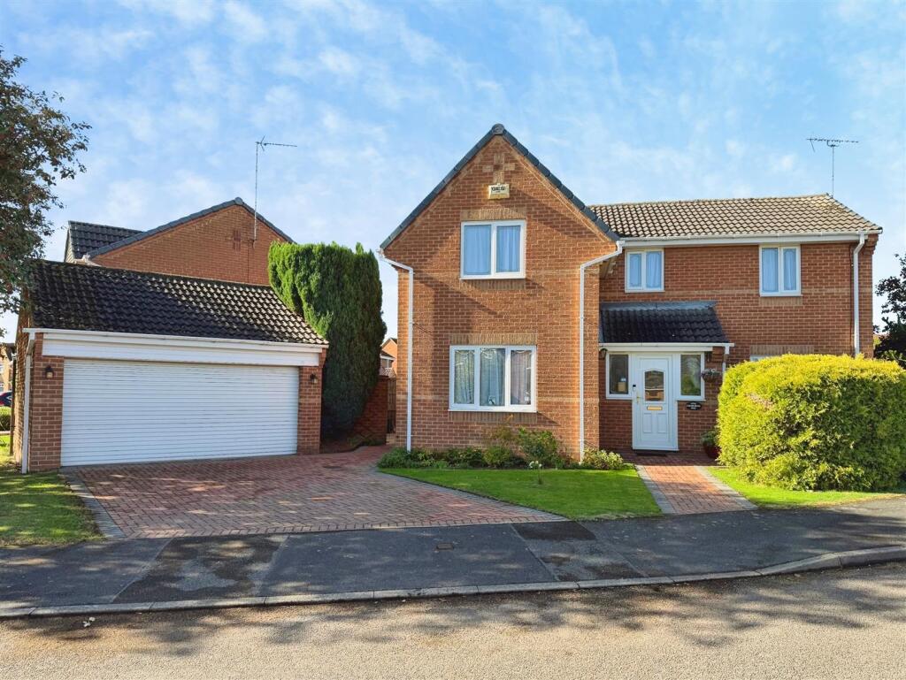 4-bed detached on Cusworth Way, Worksop, £330,000