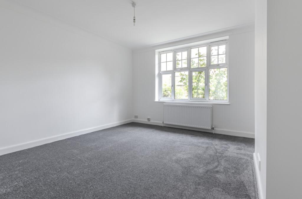 Main image of property: Kings Avenue, London, SW4