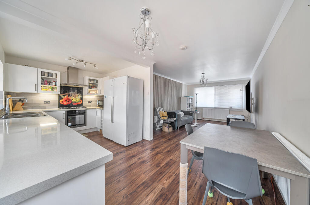 House in Reading, Lower Earley, Earley - More