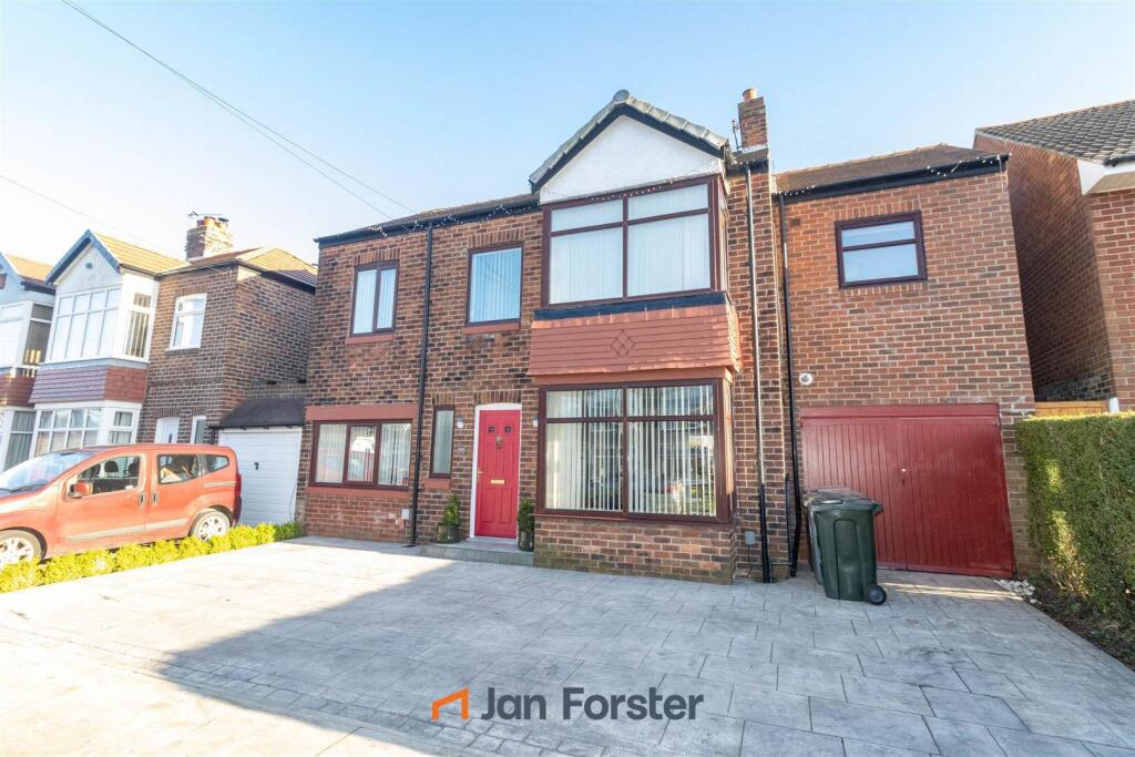4-bed detached on Thorntree Drive, Whitley Bay, £395,000