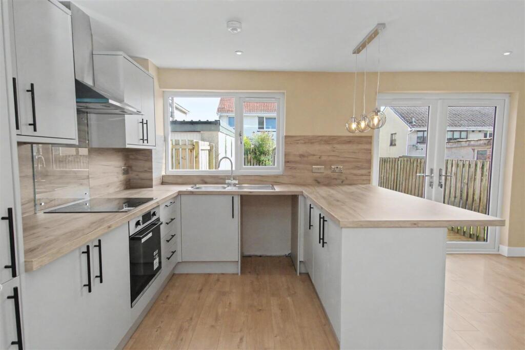 House in Carluke, South Lanarkshire - View 5