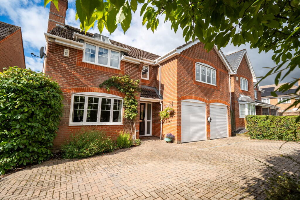 Main image of property: Lapwing Rise, Whitchurch, RG28 7SU