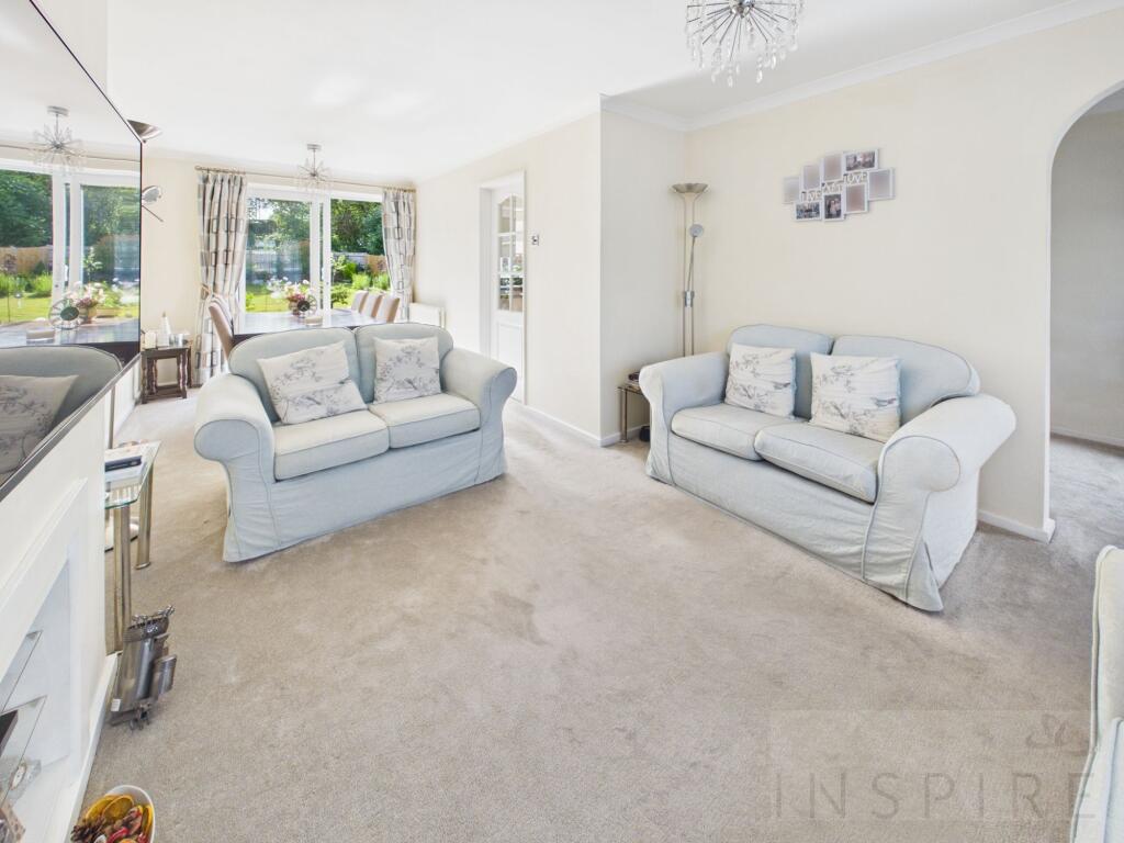 House in Crawley, Worth - View 2
