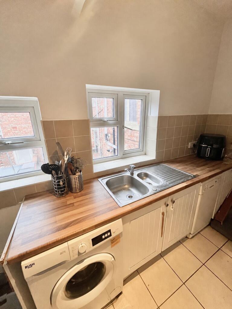 Apartment in Newcastle upon Tyne - View 4