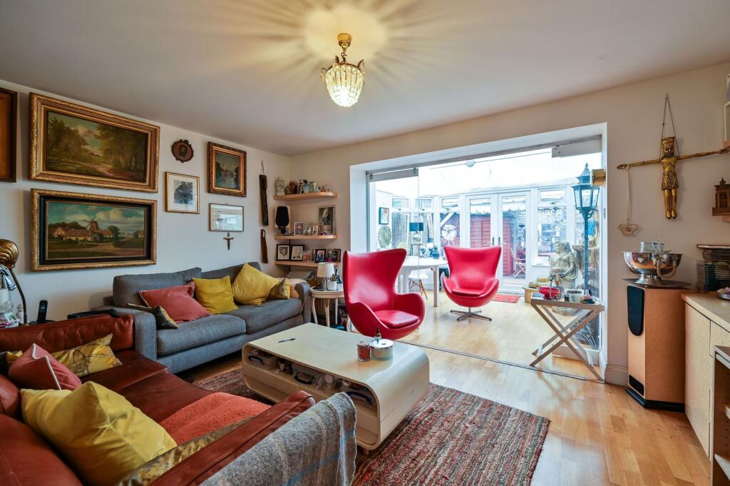 House in London - View 2