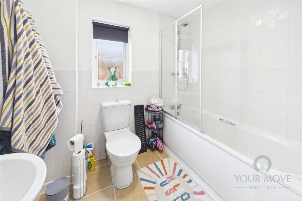Apartment in Northampton - More