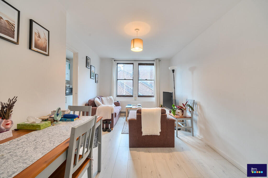 Apartment in London - View 5