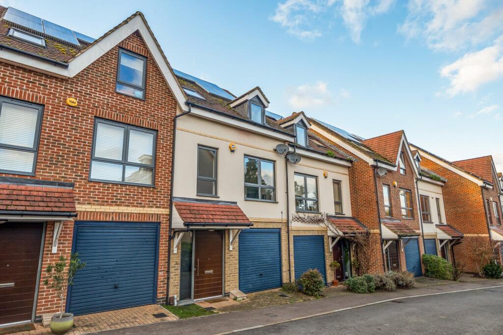 Main image of property: Hamlyn Gardens, Crystal Palace, London, SE19