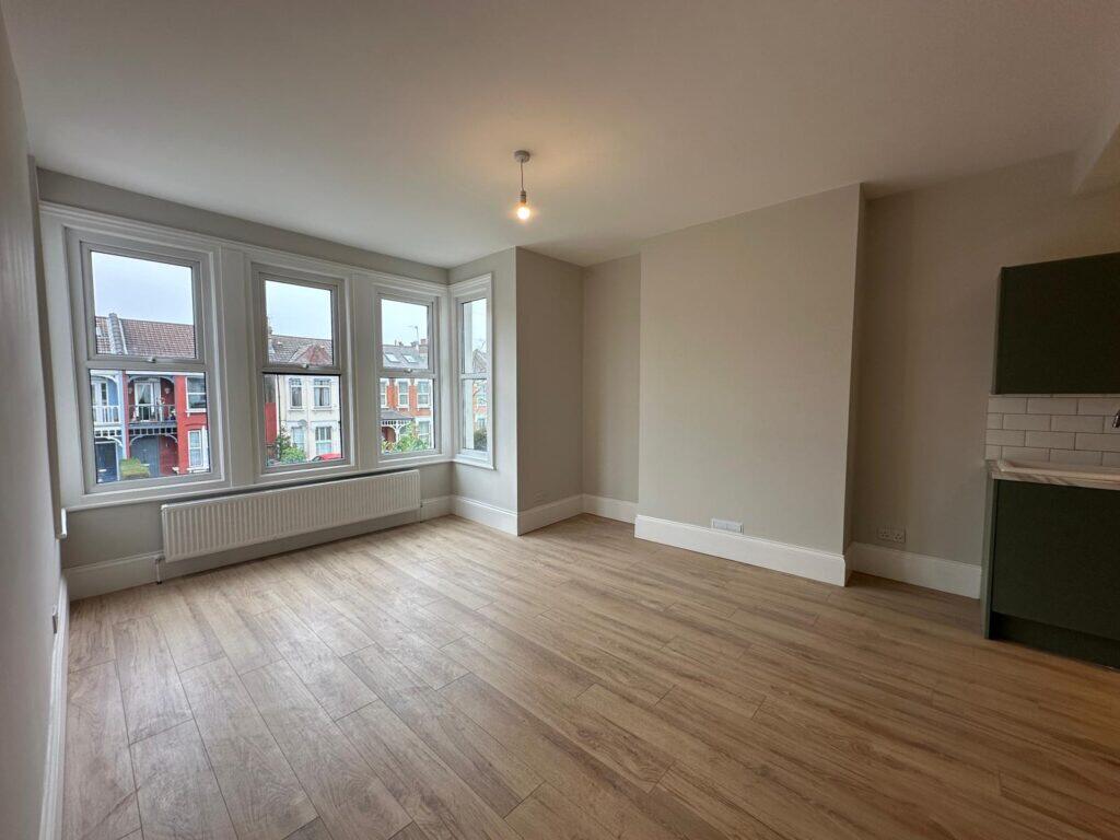 Main image of property: 3 Bedroom Flat – Brownlow Road, Bounds Green N11