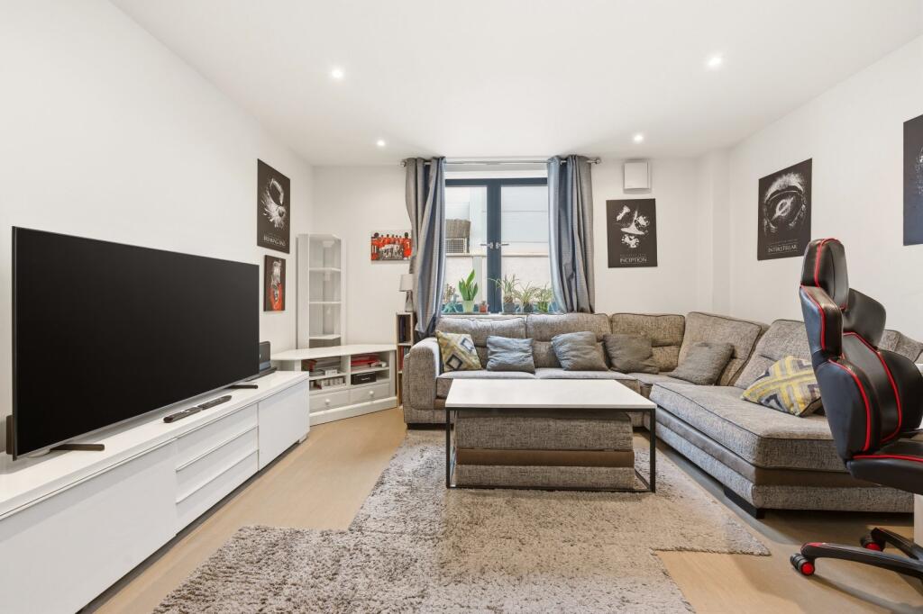 Apartment in St Albans - View 3