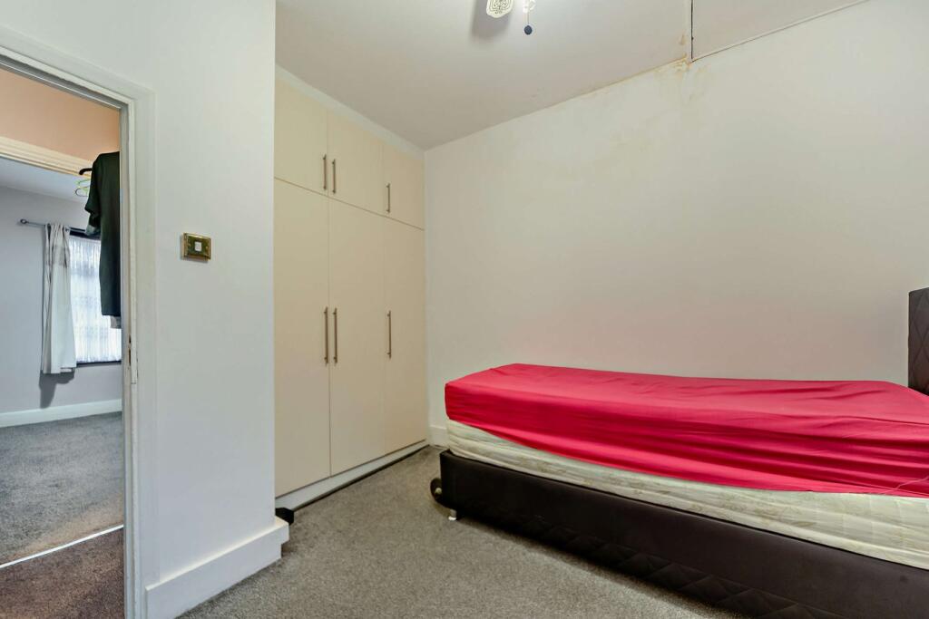 Neville Road, London, E7 photo 3