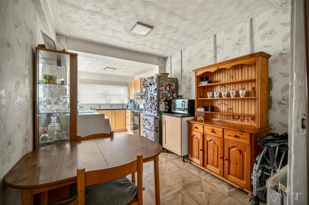 Carig Crescent, Mayhill photo 3