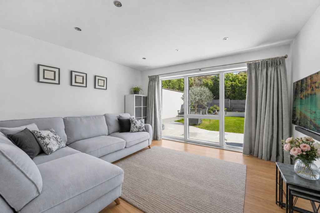 House in Twickenham - View 4