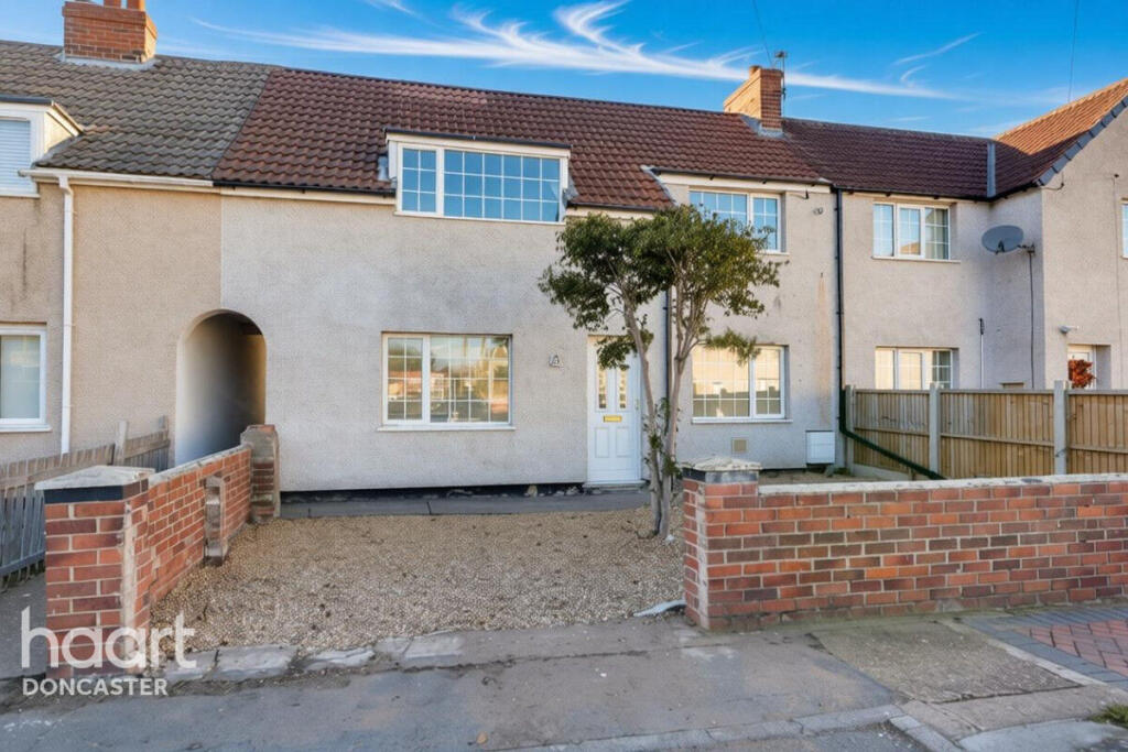 3-bed house on Craven Road, Dunscroft, Doncaster, £140,000