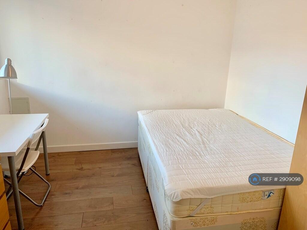 4 bedroom flat for rent