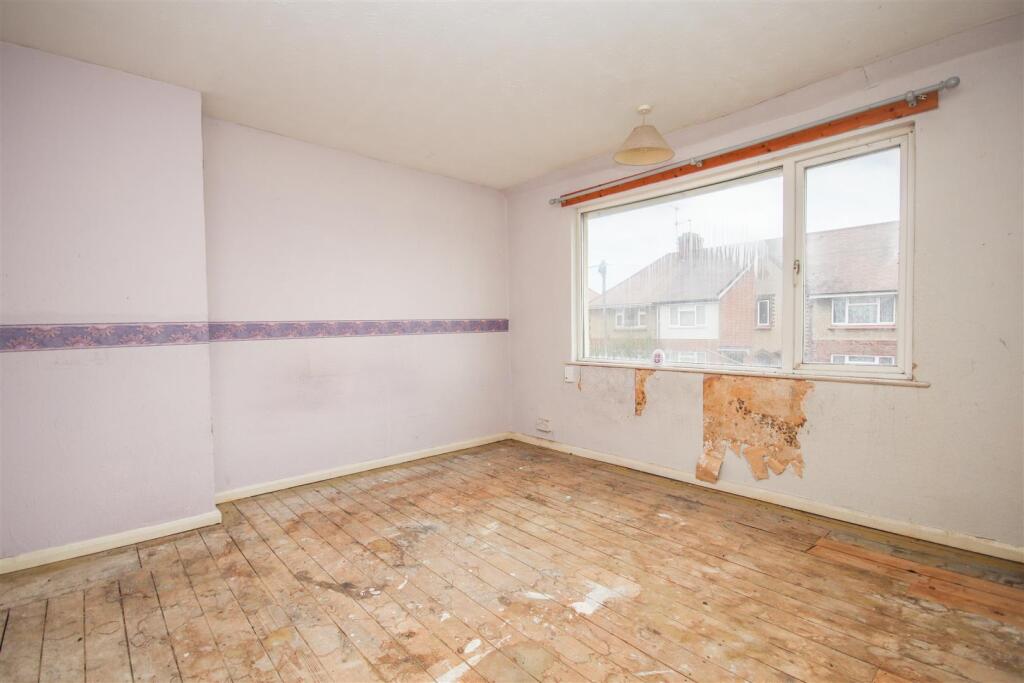 House in Rushden, North Northamptonshire - More