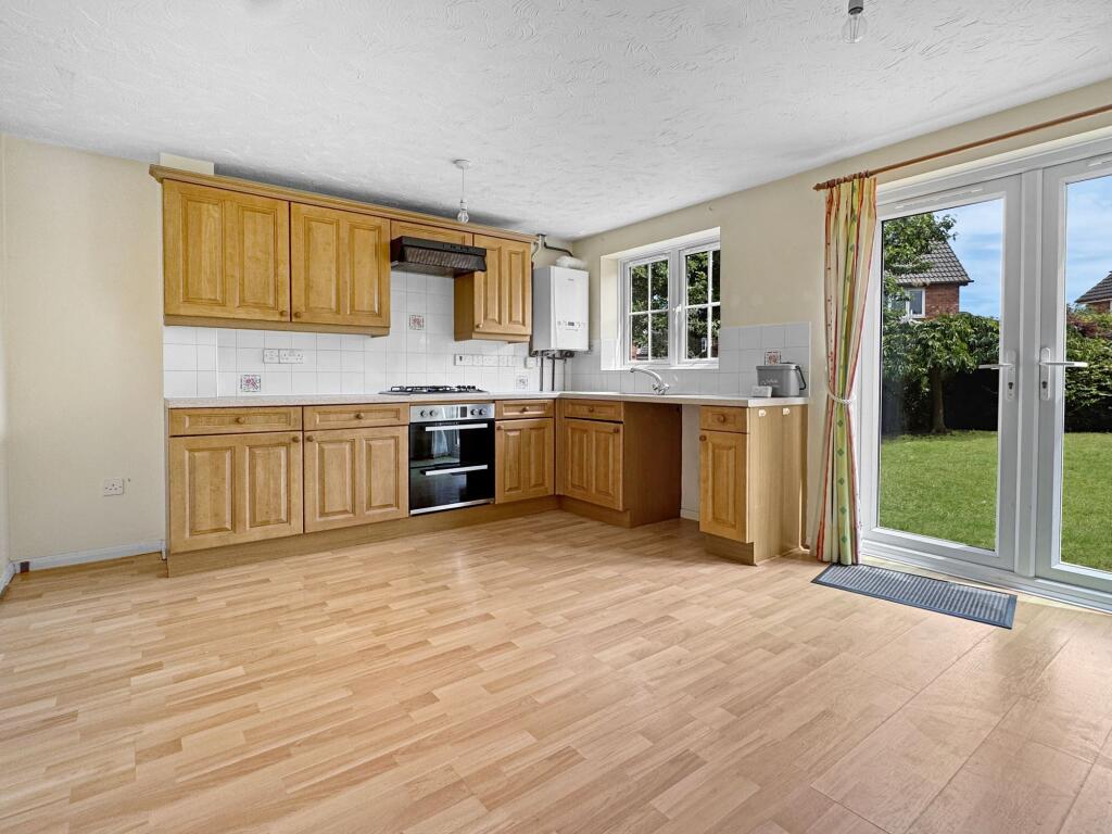 House in East Suffolk, Grange Farm, Kesgrave - View 4