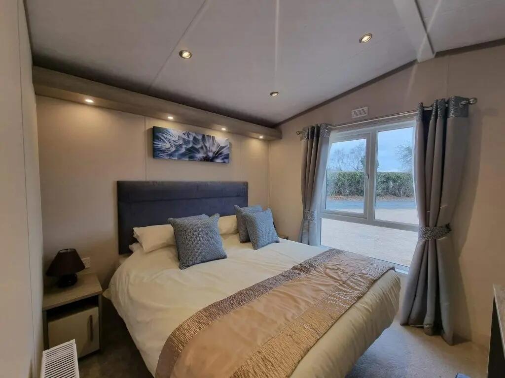 2022 Pemberton Rivington, Solent Breezes Holiday Park, Warsash, Southampton, Hampshire, SO31 9HG - View 5