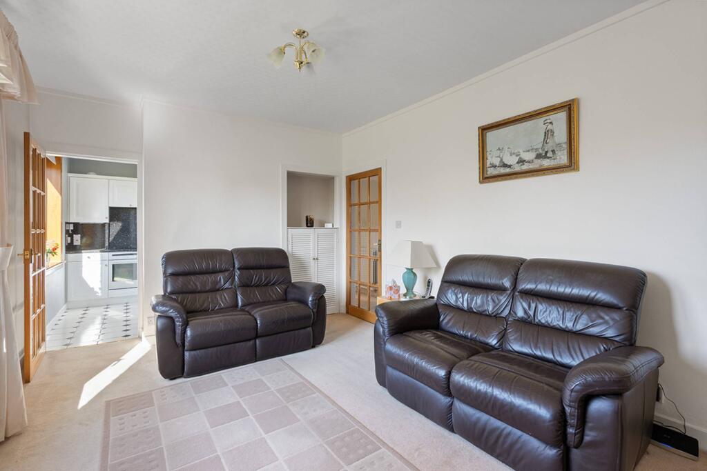 44 Colinton Mains Road, Edinburgh, EH13 9AW photo 4