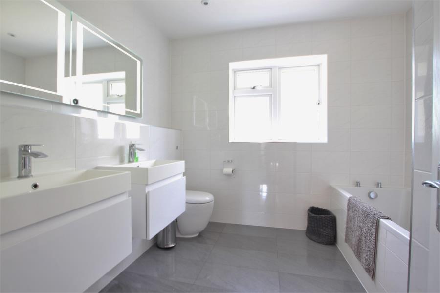 House in Guildford - View 5