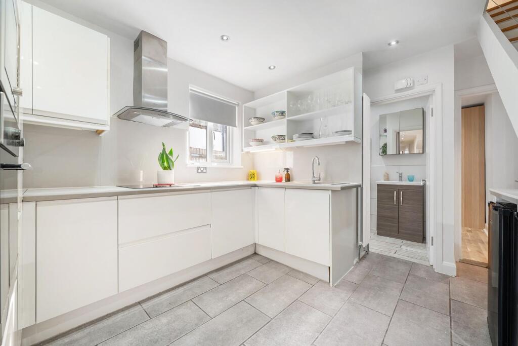 Apartment in London - More