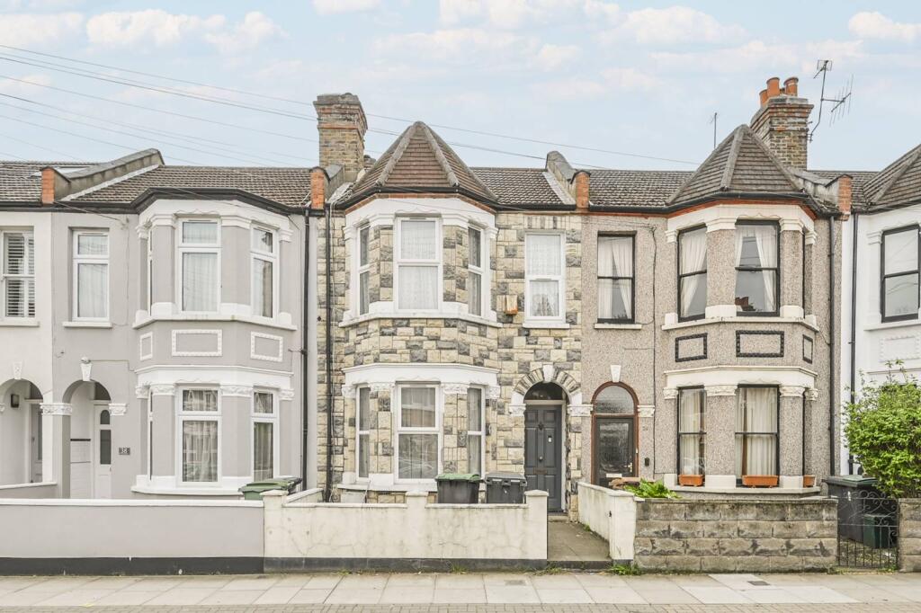 Main image of property: Chesterfield Gardens N4, Harringay, London, N4