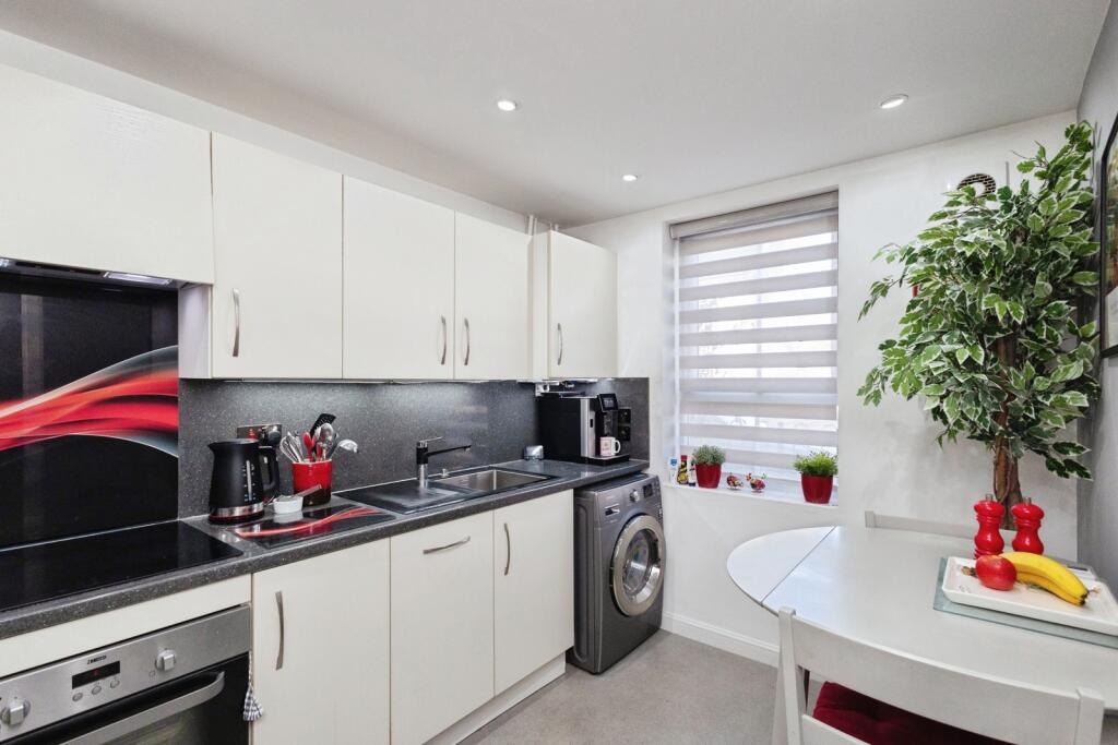 Pudding Lane, Hyde, Greater Manchester, SK14 photo 5