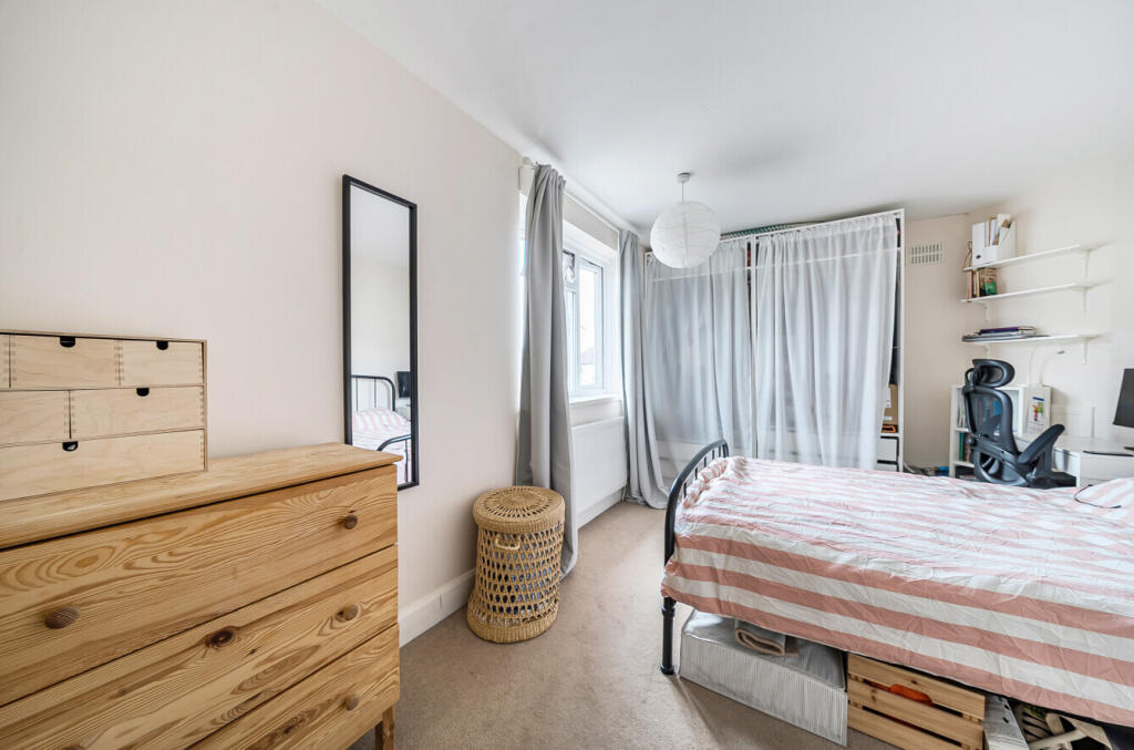 Eldertree Way, Mitcham, CR4 - More