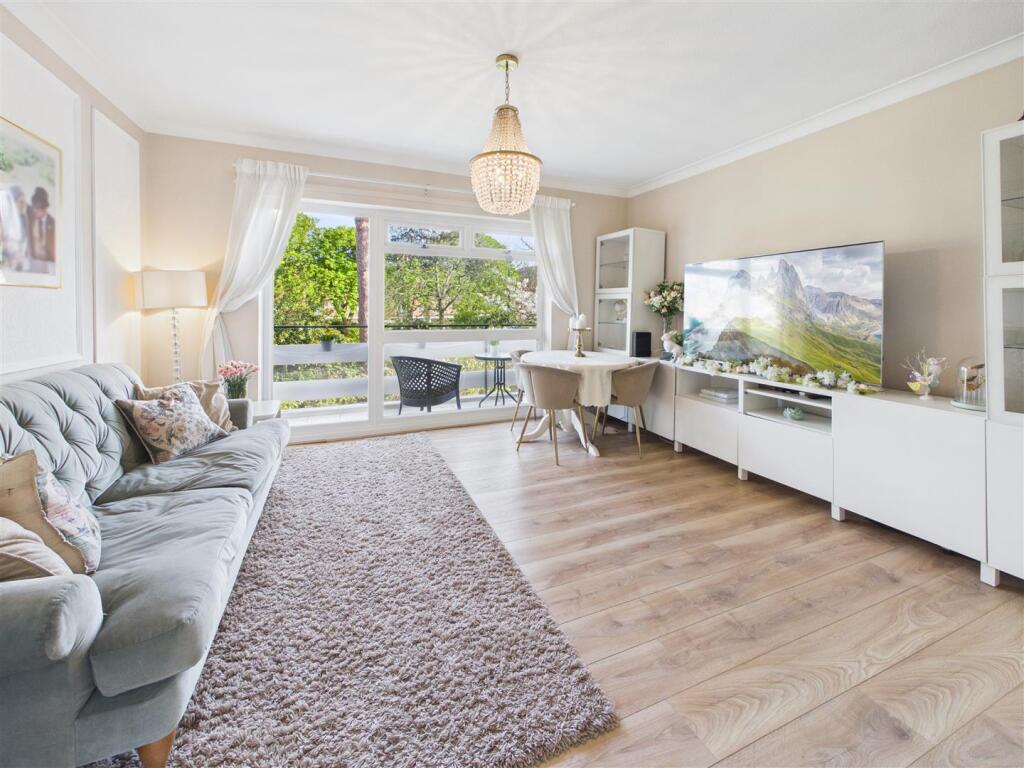 Apartment in Walton-on-Thames, Surrey - View 2