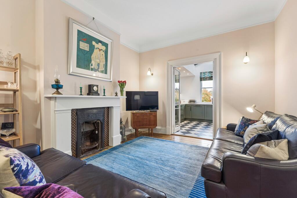 House in Winchester, Hampshire - More