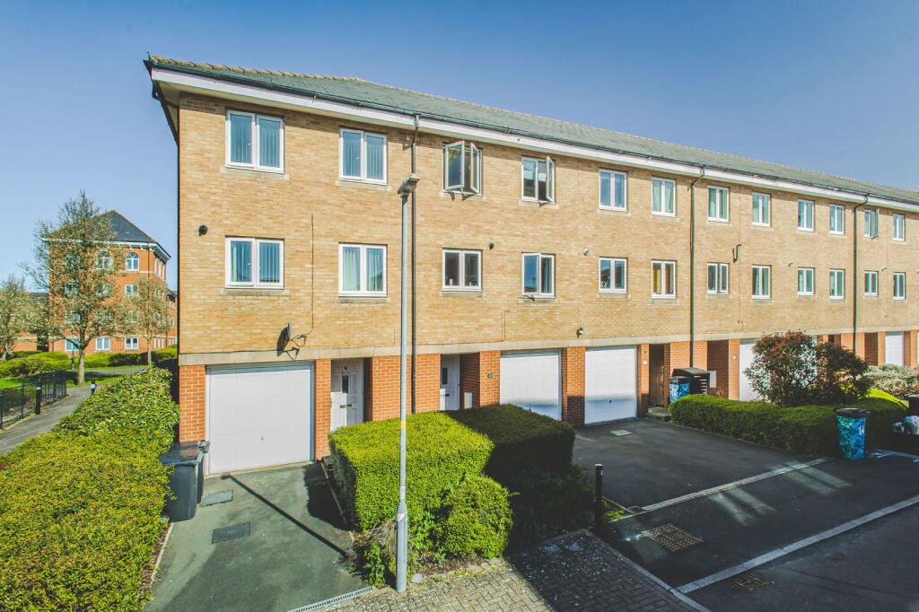 Main image of property: Saltash Road, Swindon, SN2 2EF