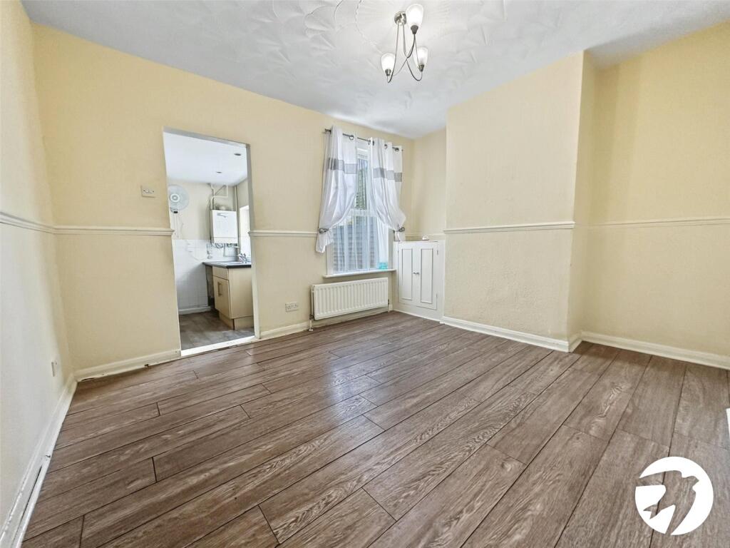 Edinburgh Road, Chatham, Kent, ME4 photo 3