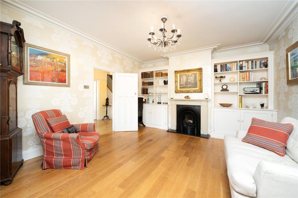 House in London, Cottenham Park, Raynes Park - View 5