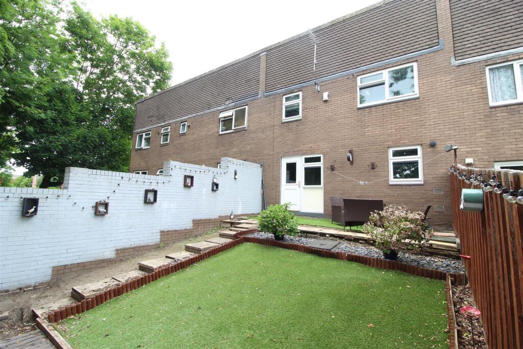 Main image of property: St Matthias Grove, Kirkstall